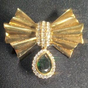 Avon bow tie pin